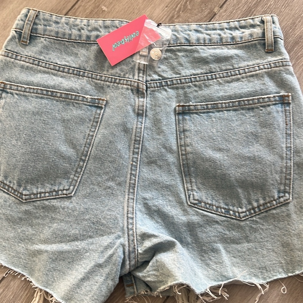 Edikted Cali Distressed Denim Women's Shorts new with tags size large - Picture 8 of 8